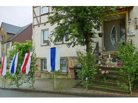 Altar- und Straßenschmuck zu Fonleichnam (Foto: Karl-Franz Thiede)